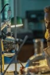 Nonton Film Lessons in Chemistry Season 1 Episode 1 Terbaru